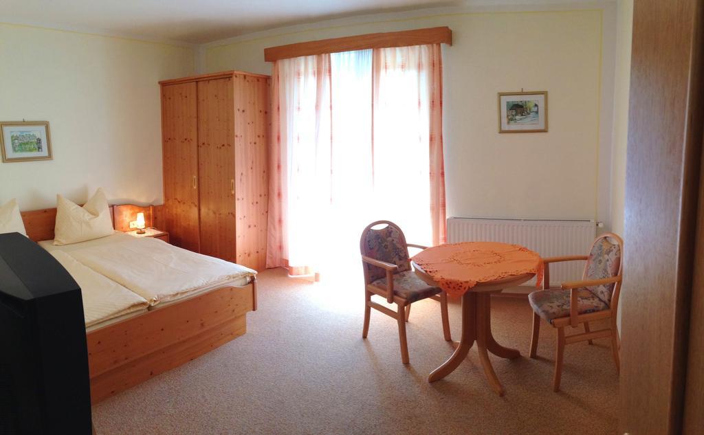 Gastehaus Sapetschnig Apartamento Faak am See Habitación foto